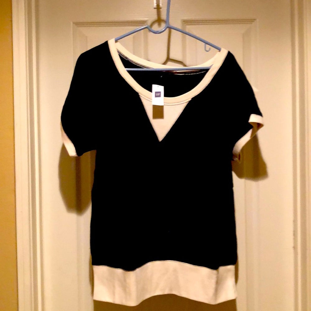 Gap NWT shirt sleeve 100% cotton
